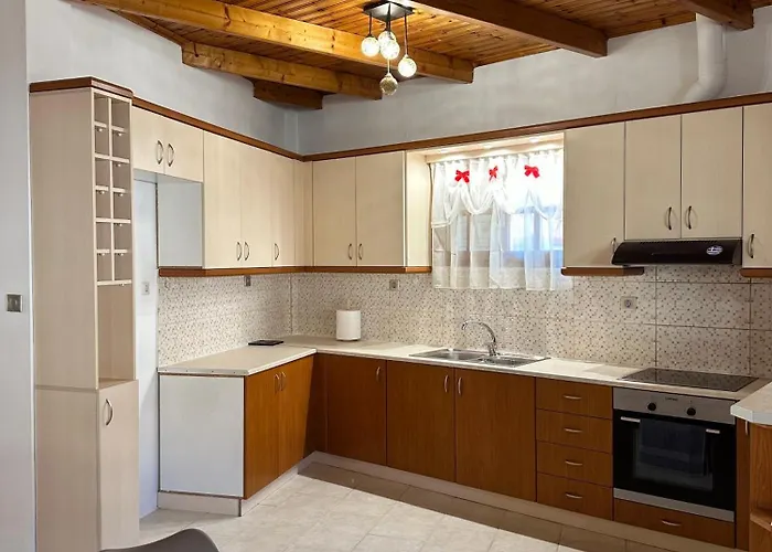 Koutsogiannopoulos House * Kalavryta